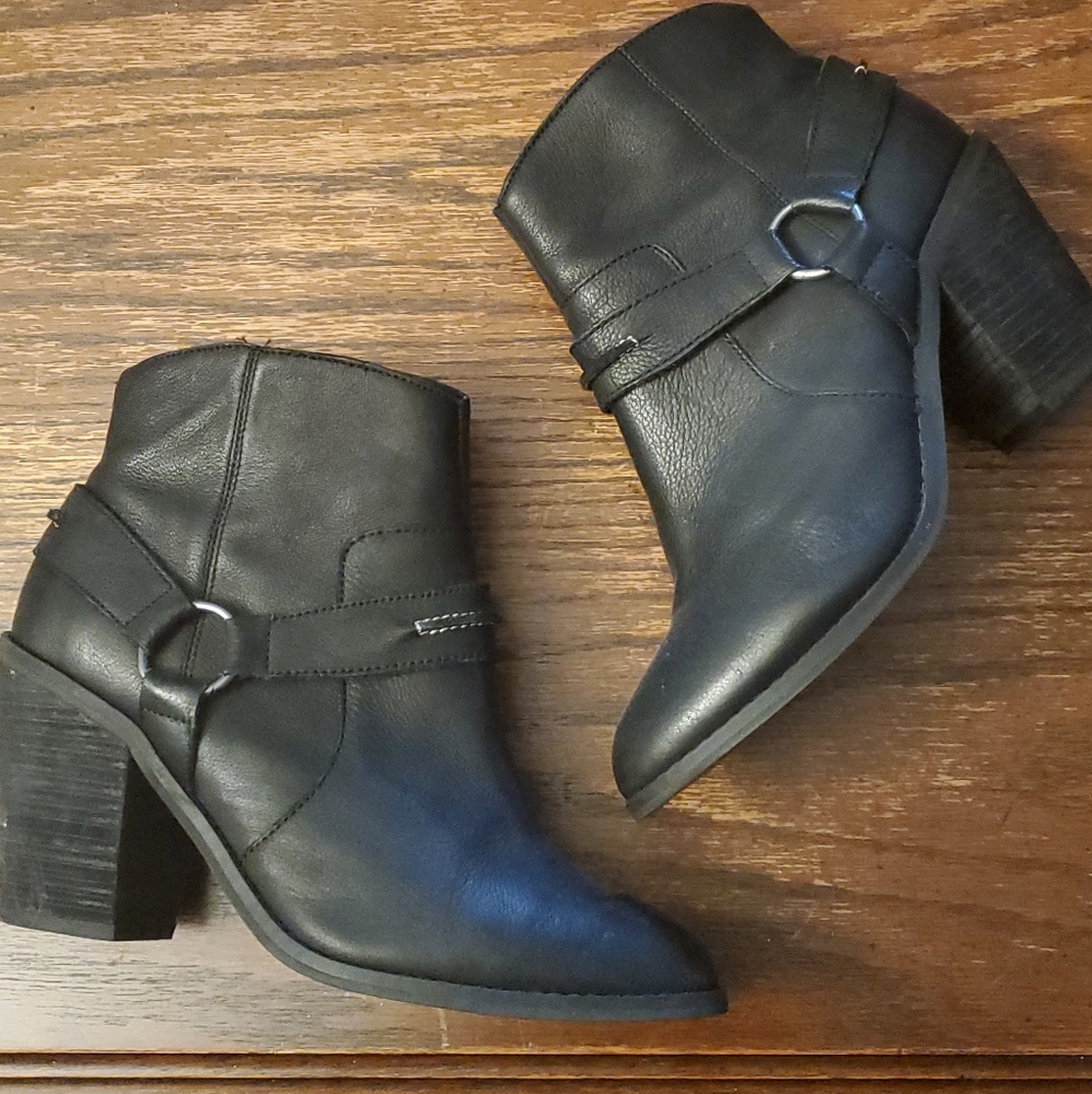 Kelsi Dagger Brookyn Western Ankle Boots